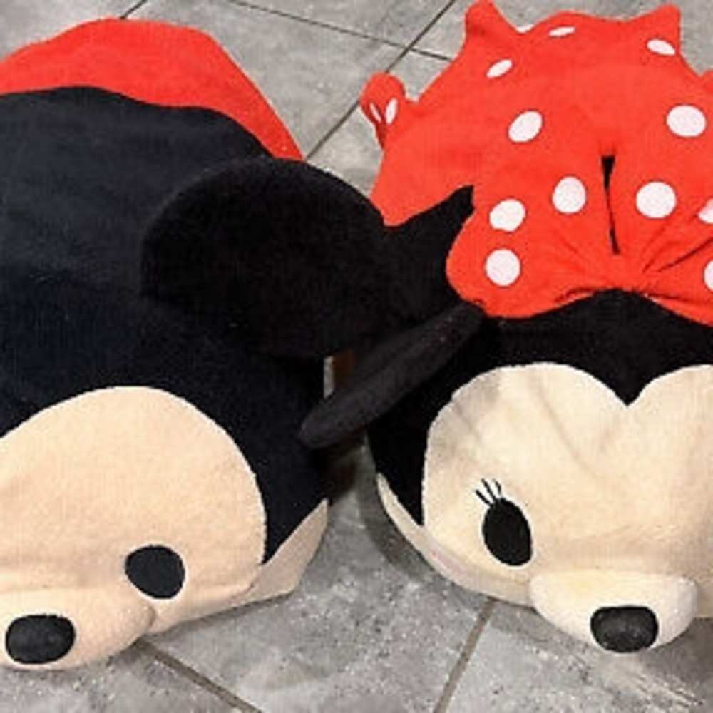 ♻️donated♻️ Disney Mickey and Minnie Plush Toys